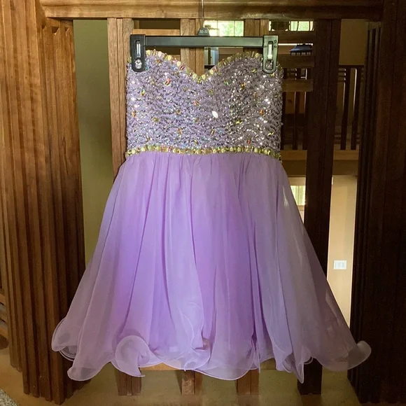 fitted lace wedding dress Light Purple A Line Spaghetti Straps Lace Prom Dress Pl428